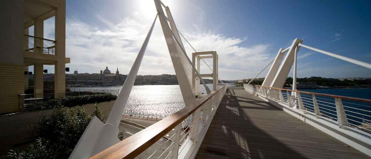Luxury Apartment Inc Pool & Views Sliema Bagian luar foto