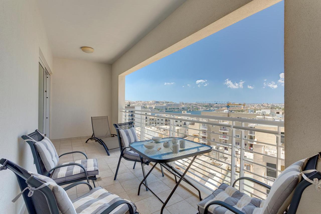 Luxury Apartment Inc Pool & Views Sliema Bagian luar foto