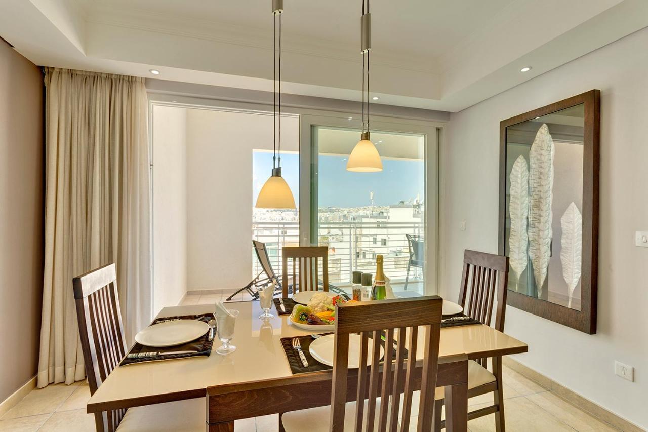 Luxury Apartment Inc Pool & Views Sliema Bagian luar foto