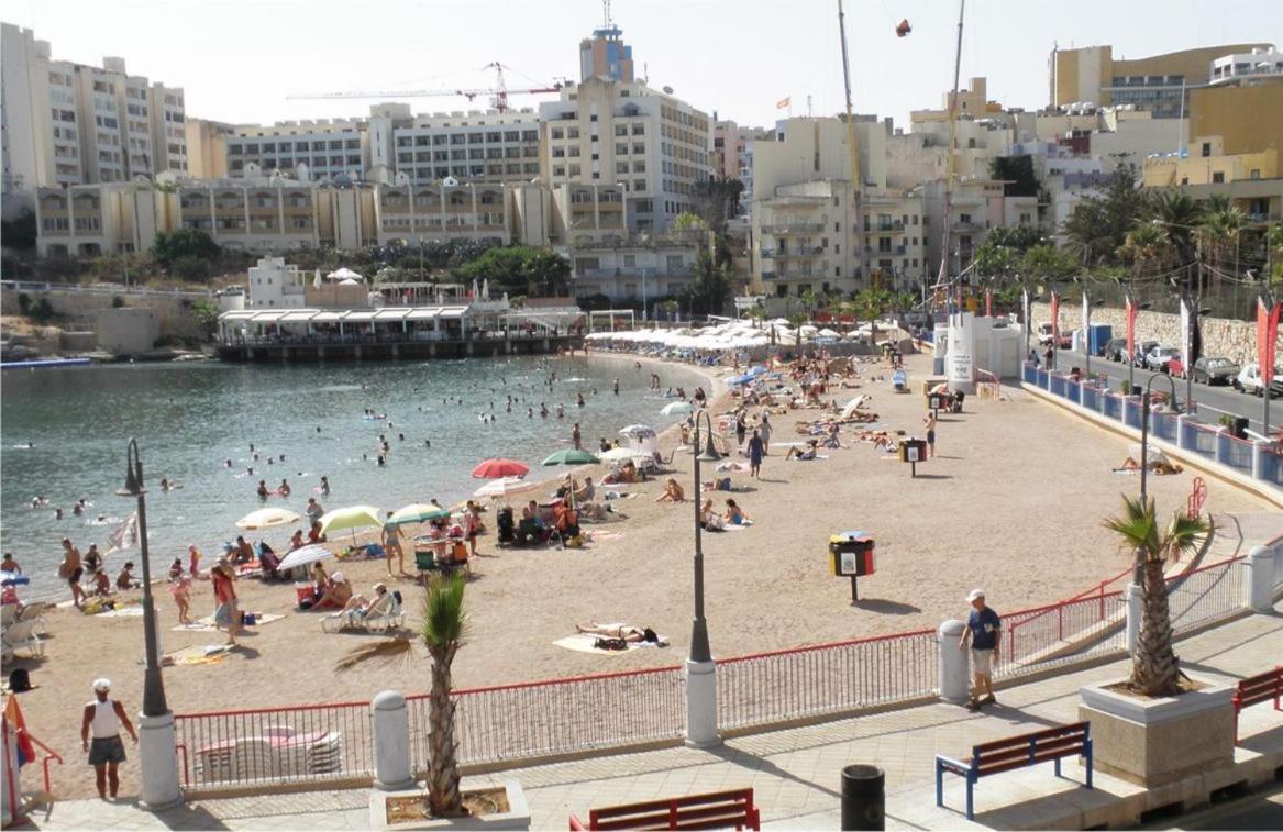 Luxury Apartment Inc Pool & Views Sliema Bagian luar foto