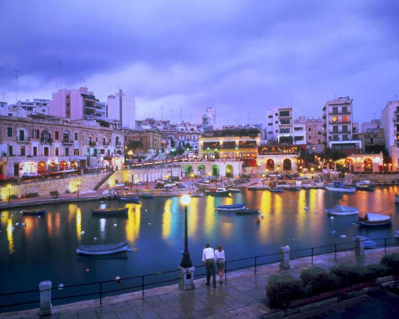 Luxury Apartment Inc Pool & Views Sliema Bagian luar foto